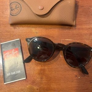 Ray Ban Round Sunglasses in Round